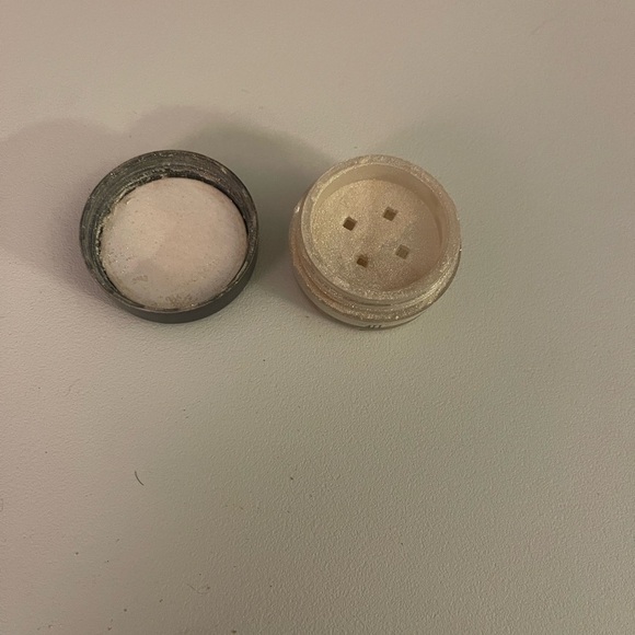 Bare Minerals Gold Gossamer Face and Body Sparkle - Picture 2 of 4